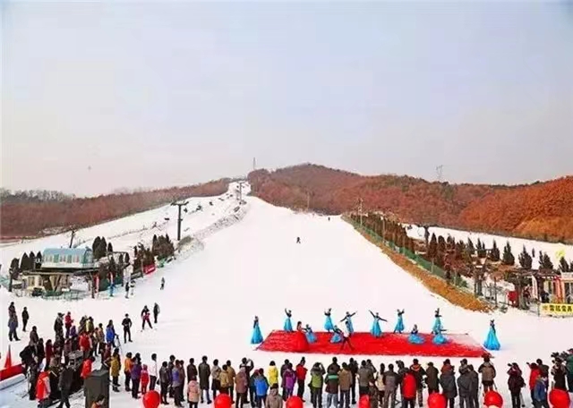 辽宁滑雪场攻略_沈阳滑雪场推荐_鞍山千山温泉滑雪住宿