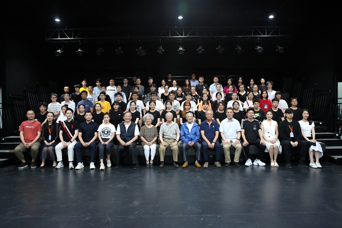 武汉艺术生文化培训_起步晚艺考声乐冲刺名校_零基础声乐艺考培训