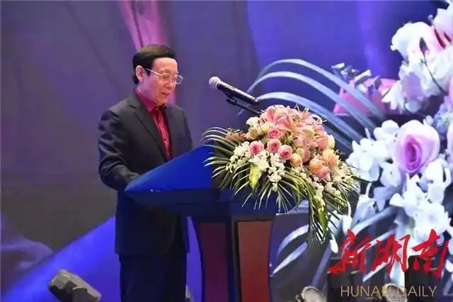 文化在构建和谐社会中的重要作用_构建美好精神家园_企业文化建设概念