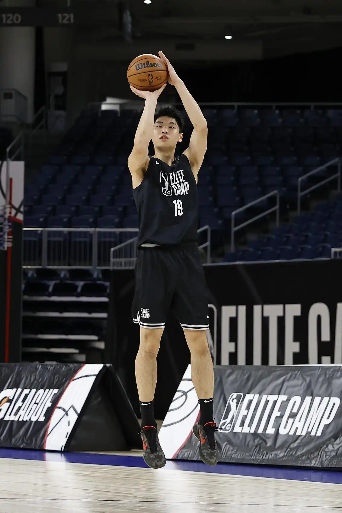 崔永熙签约篮网 双向合同 中国前锋登陆NBA_崔永熙社媒发文：为了中国篮球 我们一起努力