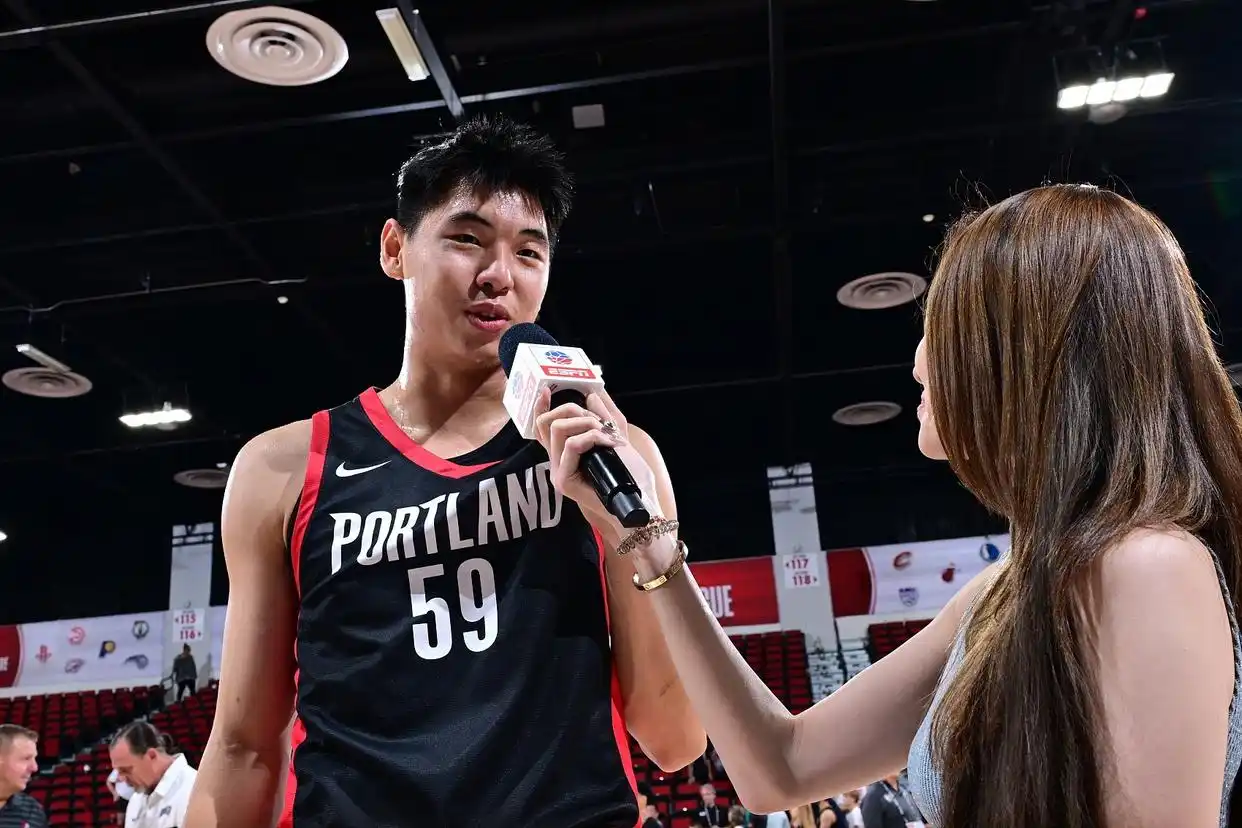 崔永熙签约篮网 双向合同 中国前锋登陆NBA_崔永熙社媒发文：为了中国篮球 我们一起努力