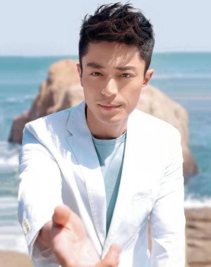 霍建华怎么火的_霍建华为何不再演戏了_霍建华低调生活经历