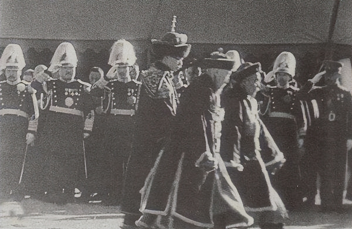 上海世博会 清明上河图_溥仪登基 伪满洲国  清明上河图回归