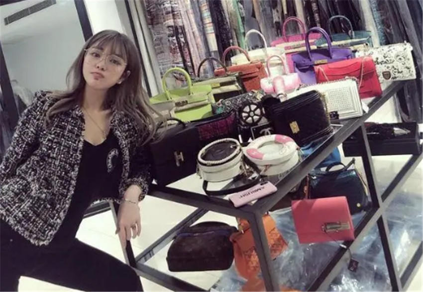 周扬青by far品牌挚友_周扬青爱马仕联名_圣罗兰官网包包图片