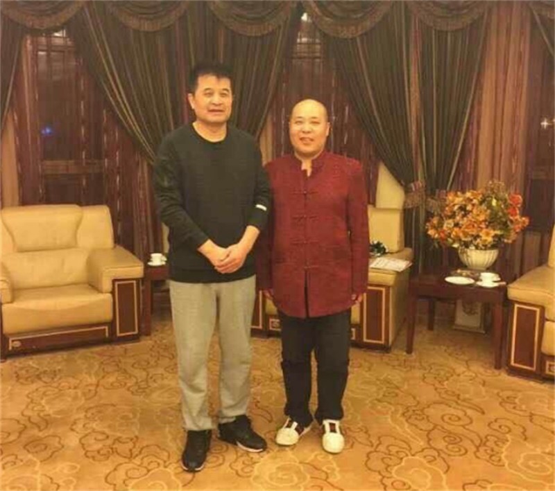 毕福剑现状怎么样_毕福剑原版智取威虎山_毕福剑农村生活近况