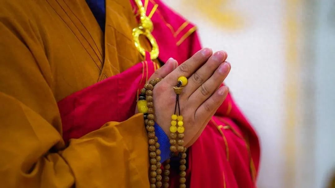 念珠颗数含义_27颗佛珠穿法的含义_念珠材质功德