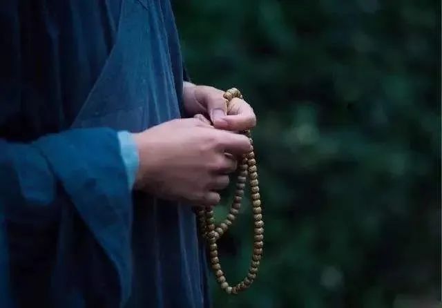 念珠材质功德_念珠颗数含义_27颗佛珠穿法的含义