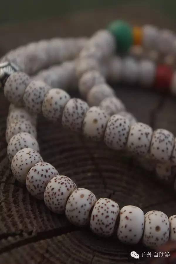 27颗佛珠穿法的含义_佛教念珠108粒含义_佛教念珠粒数含义解析