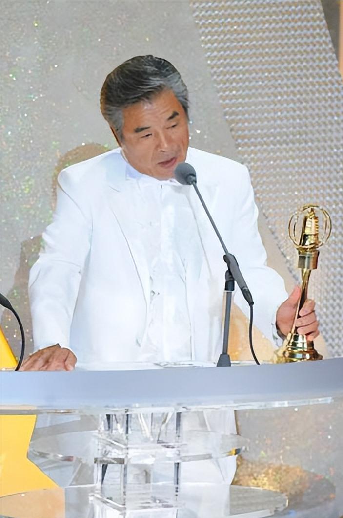 雷洪七旬娶小20岁娇妻_雷洪六个老婆_雷洪六个老婆