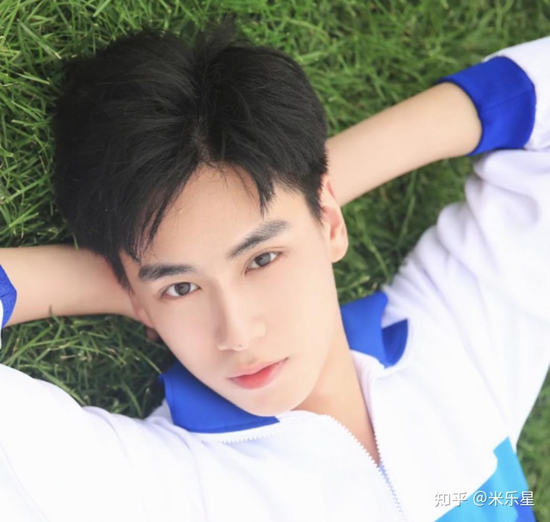 男生冬季穿什么贴身衣服_普通男生28天改造秘籍 颜值气质快速翻10倍 精致同时更有男人味