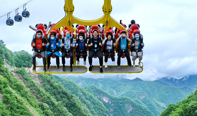 塔云山金顶观景_塔云山道教名山_镇安塔云山住宿