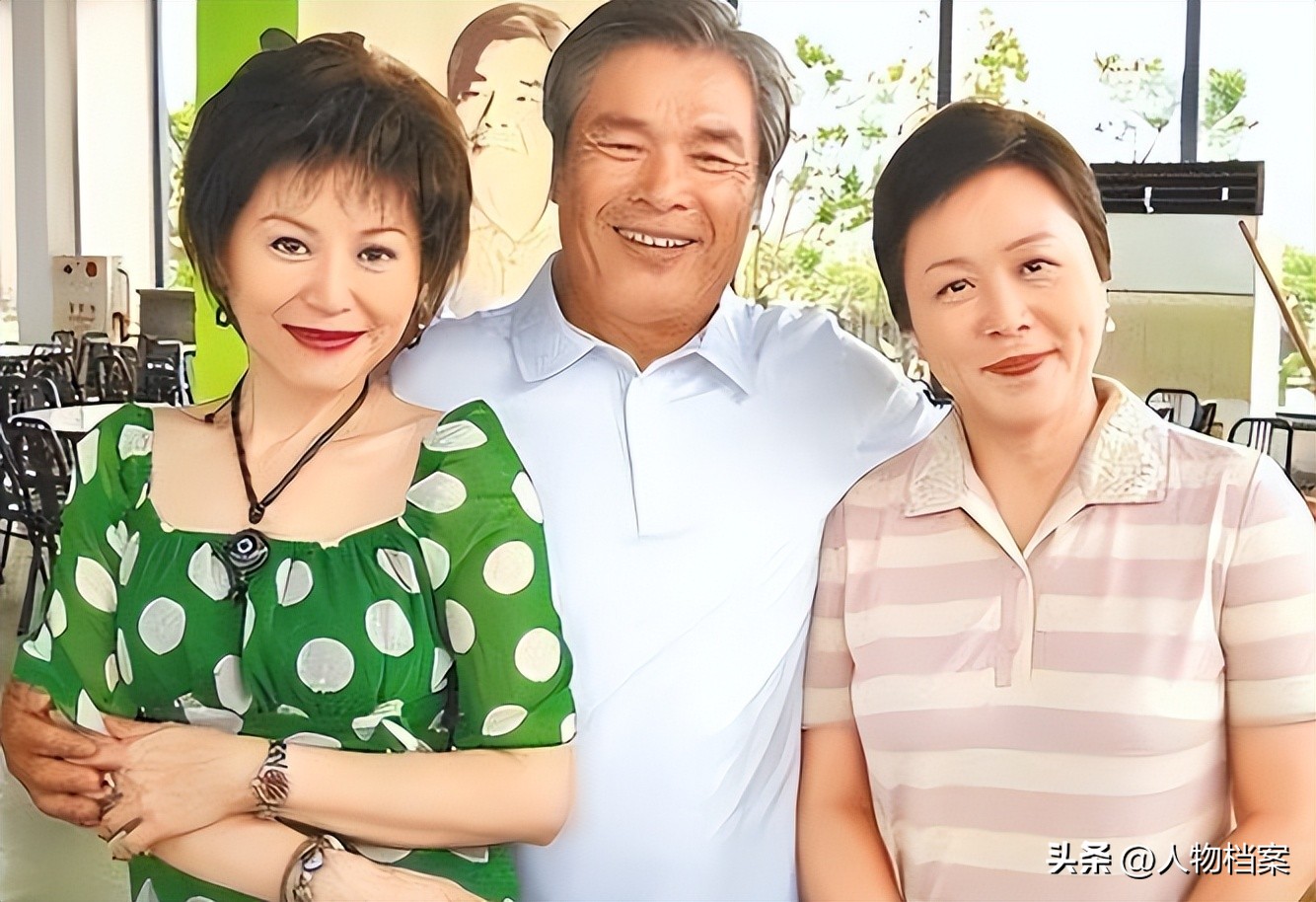 雷洪六个老婆_雷洪现实版韦小宝_台湾男星雷洪六妻同住