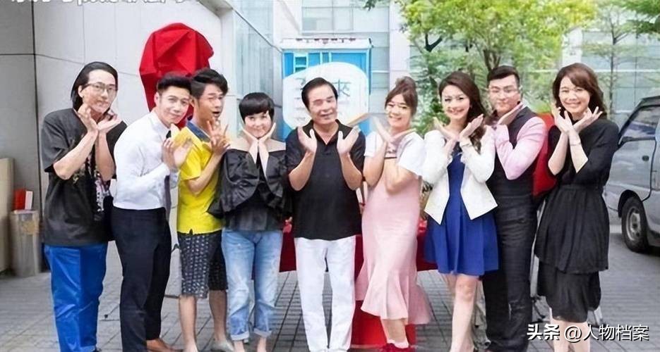 雷洪现实版韦小宝_雷洪六个老婆_台湾男星雷洪六妻同住