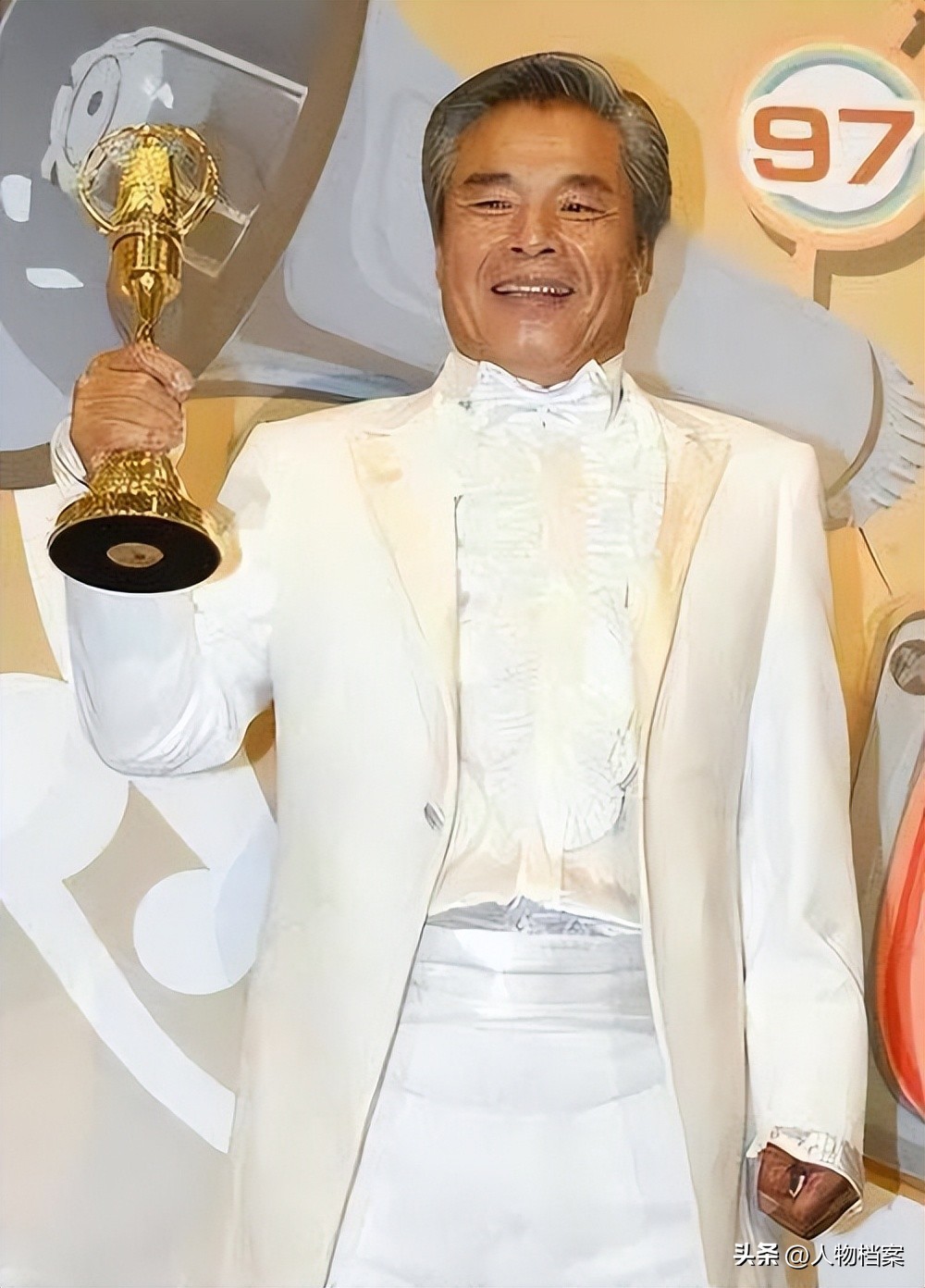 雷洪六个老婆_台湾男星雷洪六妻同住_雷洪现实版韦小宝