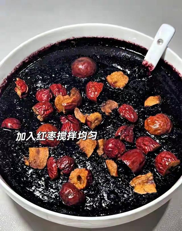 桑葚黑豆大枣膏_吃什么可以长头发_中医食疗养发