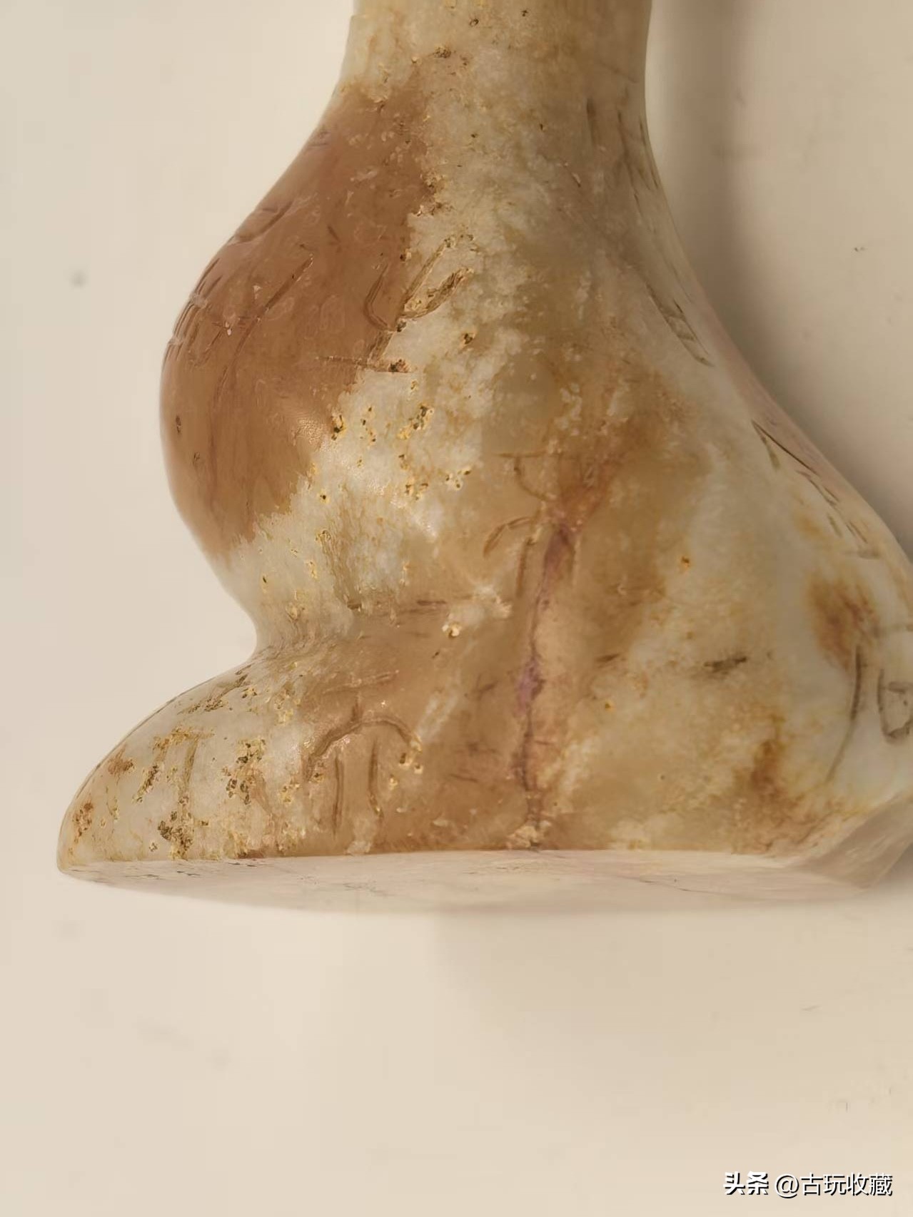 汉代龙首玉贵人品鉴_古代玉枕头图片及价格_泰古斋收藏玉器鉴定