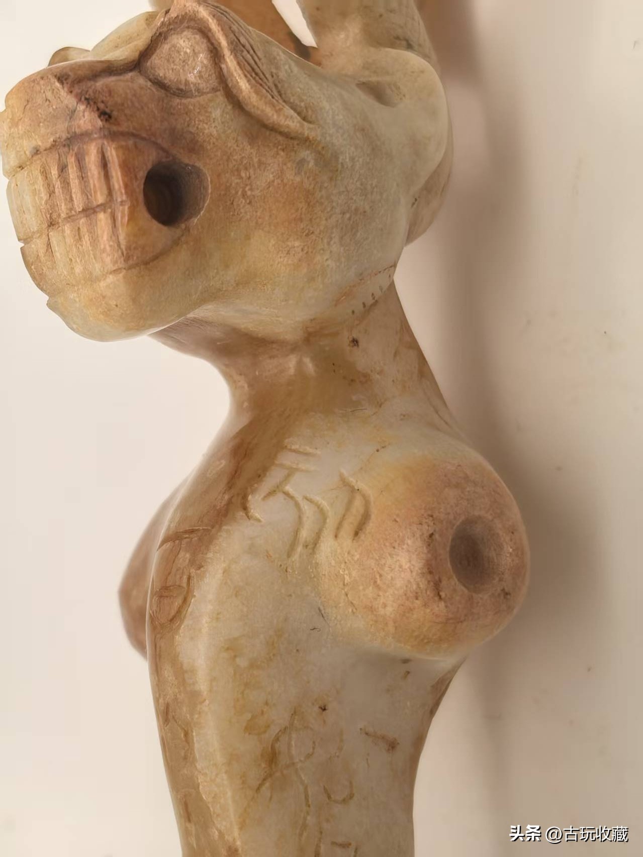 泰古斋收藏玉器鉴定_古代玉枕头图片及价格_汉代龙首玉贵人品鉴