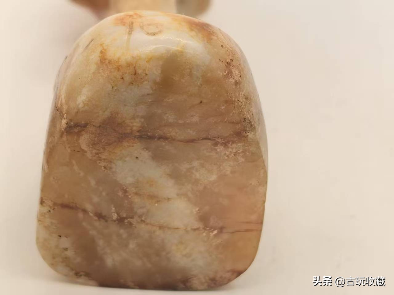 古代玉枕头图片及价格_汉代龙首玉贵人品鉴_泰古斋收藏玉器鉴定