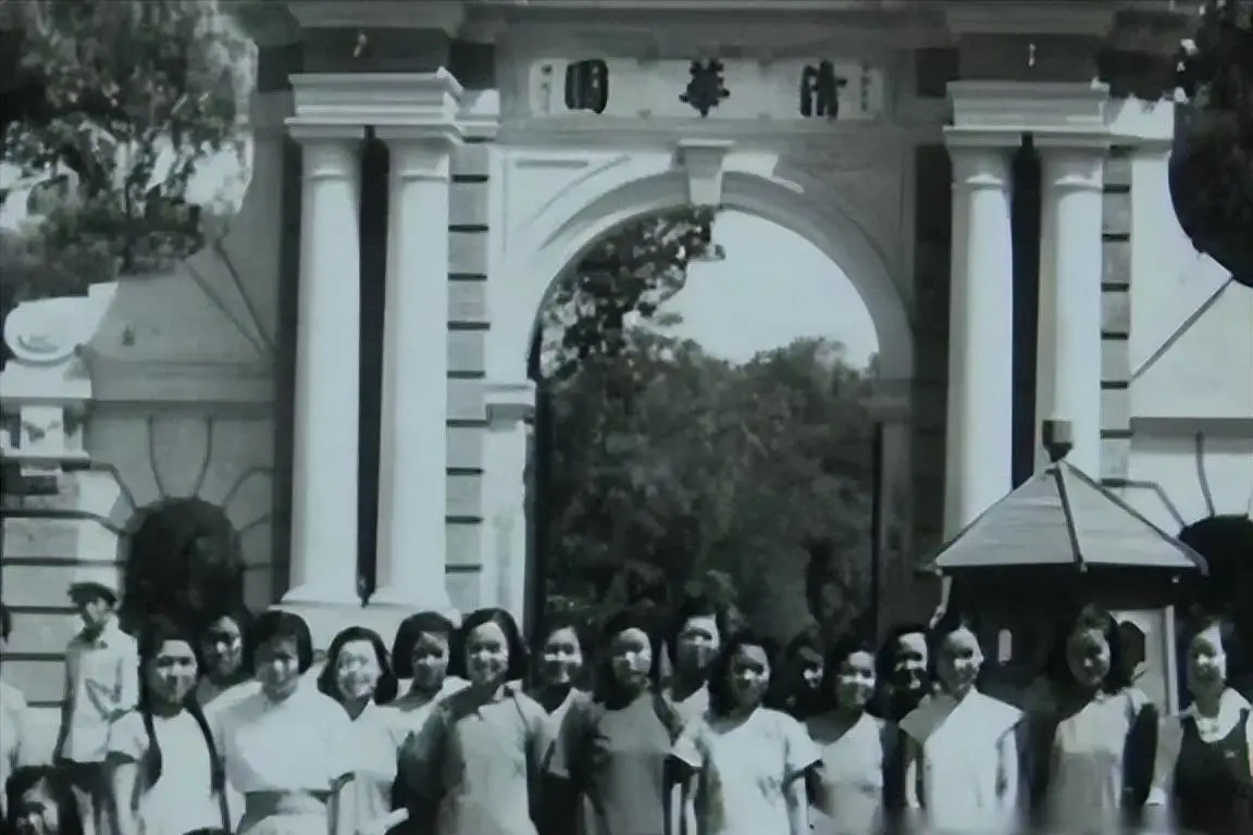 李克夫妇间谍案_英若诚个人资料_英若诚举报李克夫妇