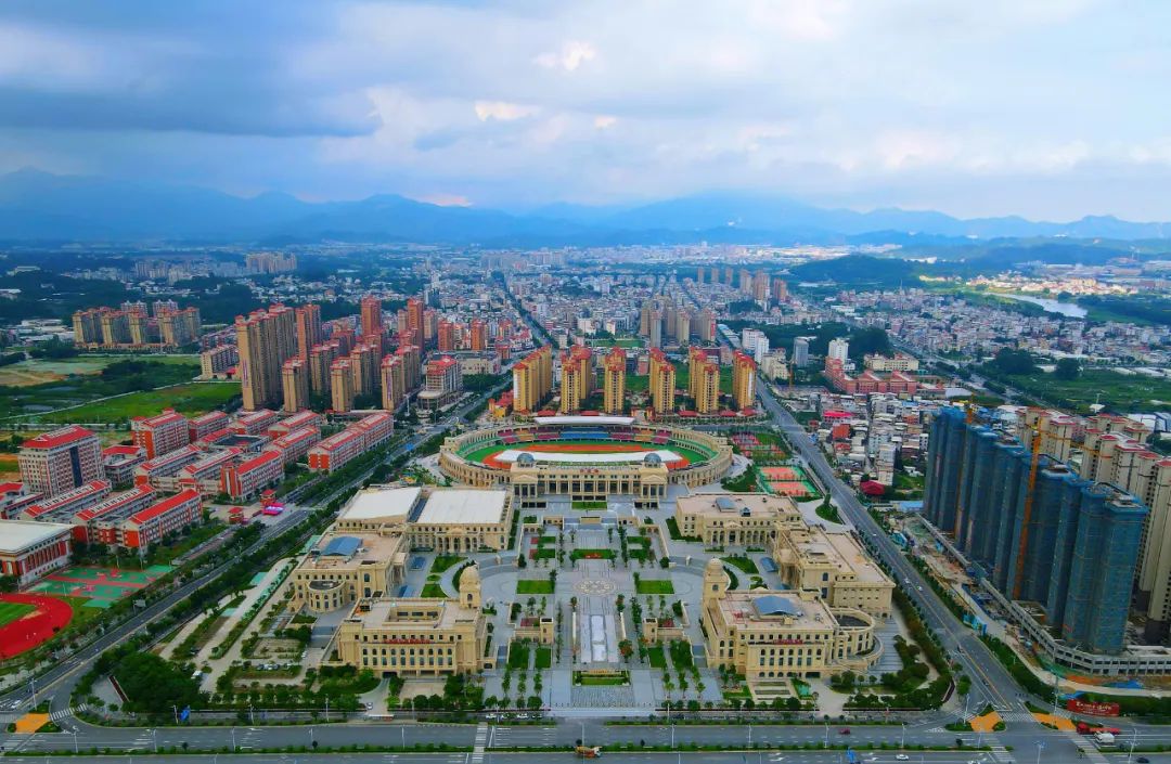 长泰撤县设区城市发展_长泰城市更新行动_长泰一中校徽