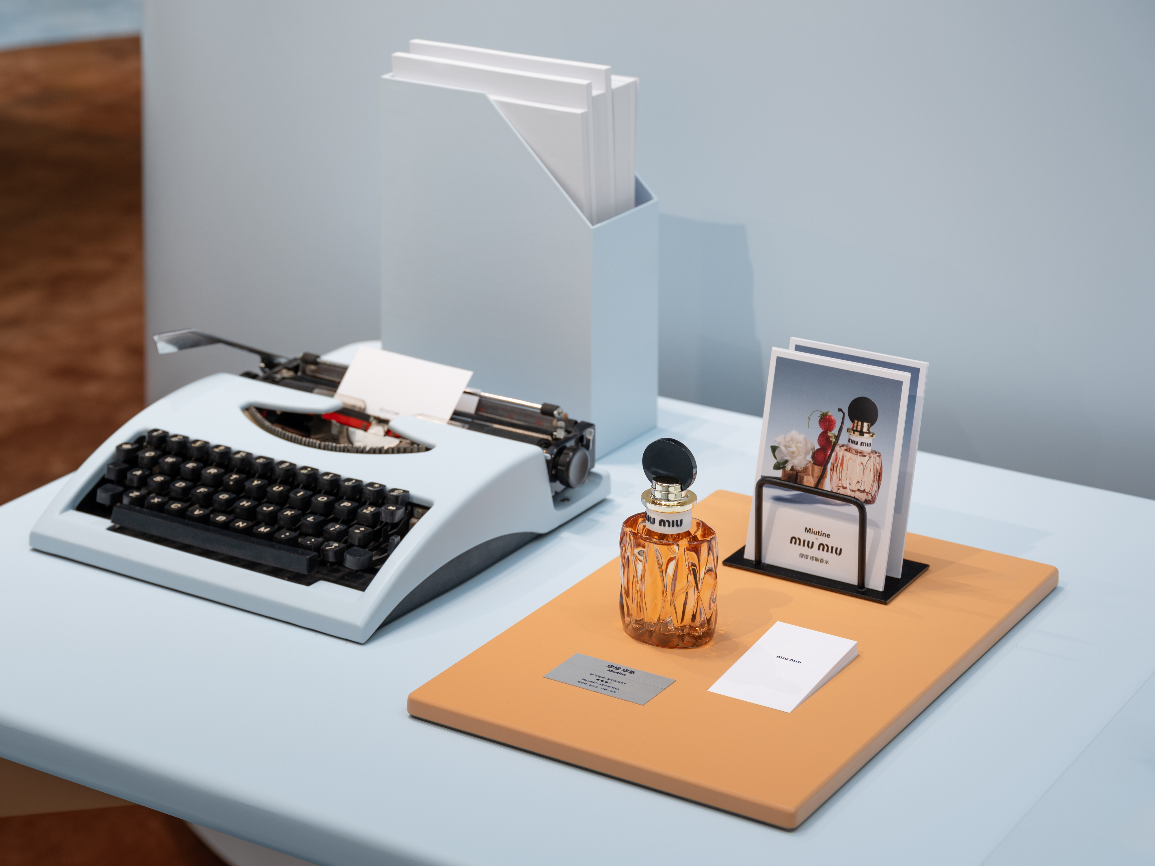 miumiu官网香水图片_Miu Miu Miutine 缪斯香水 叛逆活力独特香气