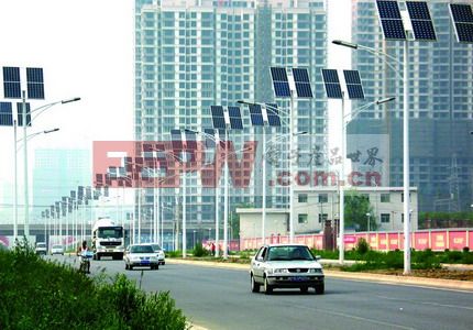 太阳能路灯原理 太阳能电池板 太阳能控制器_单晶硅太阳能电池板详细参数