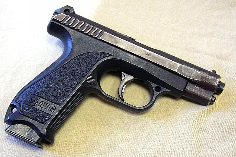 谢尔久科夫手枪_GSh-18枪管旋转闭锁原理_GSh-18手枪设计特点