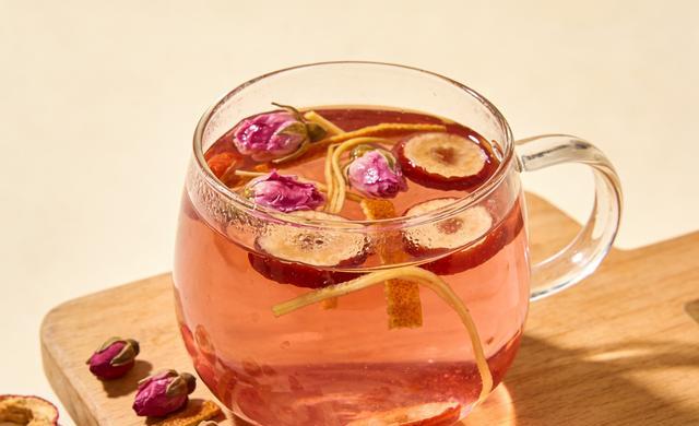 玫瑰红枣枸杞气血汤_春天办公室美容饮_玫瑰黑糖什么时候喝好