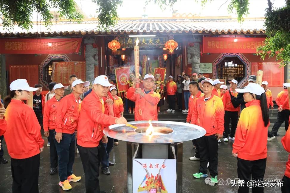 冼夫人爱国精神火炬传递_第三届定安军坡文化季_海南军坡文化