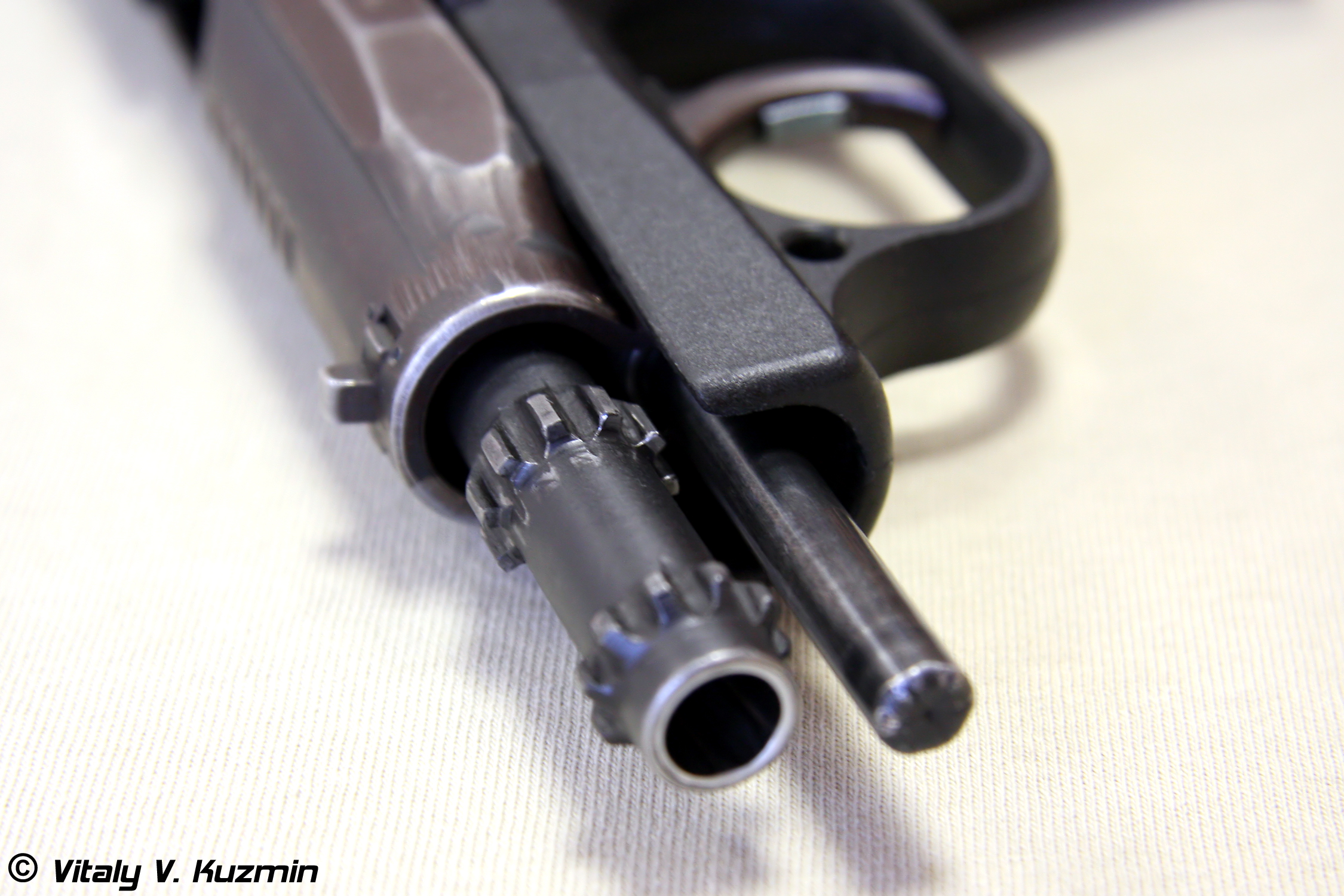 俄罗斯制式手枪GSh-18_乌鸦项目GSh-18手枪_谢尔久科夫手枪