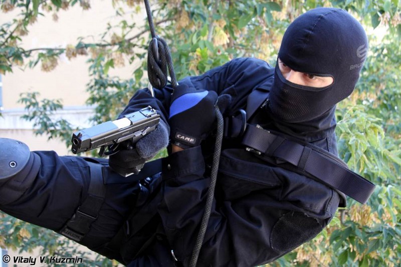 俄罗斯制式手枪GSh-18_谢尔久科夫手枪_乌鸦项目GSh-18手枪