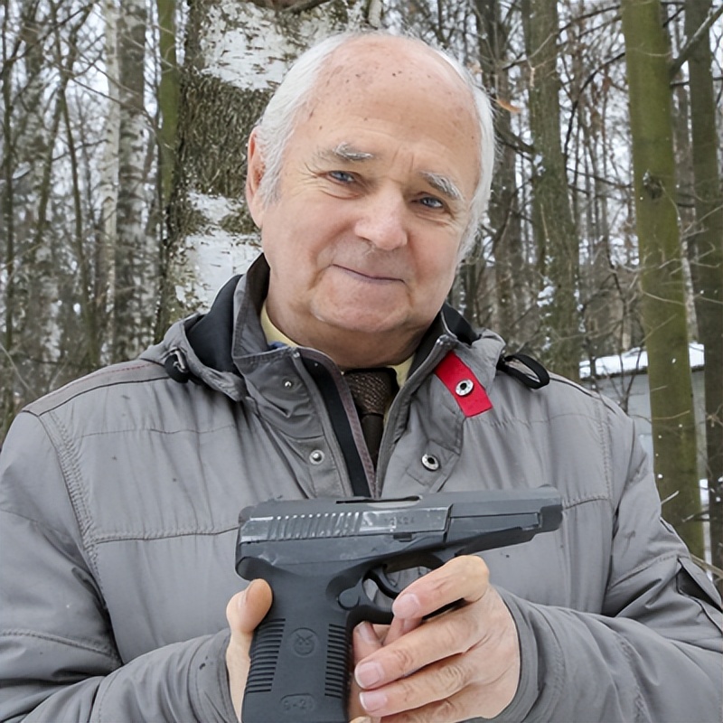 俄罗斯制式手枪GSh-18_谢尔久科夫手枪_乌鸦项目GSh-18手枪