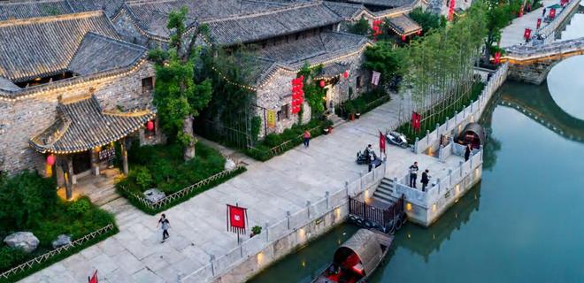 云南报业传媒集团伟光汇通战略合作_伟光汇通领导关怀_就爱去公司文旅融媒体中心