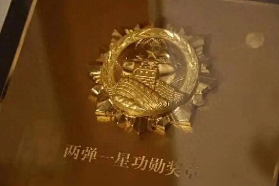 钱学森被美国软禁经历_钱学森拒绝美国国家科学勋章_两弹一星之父钱学森