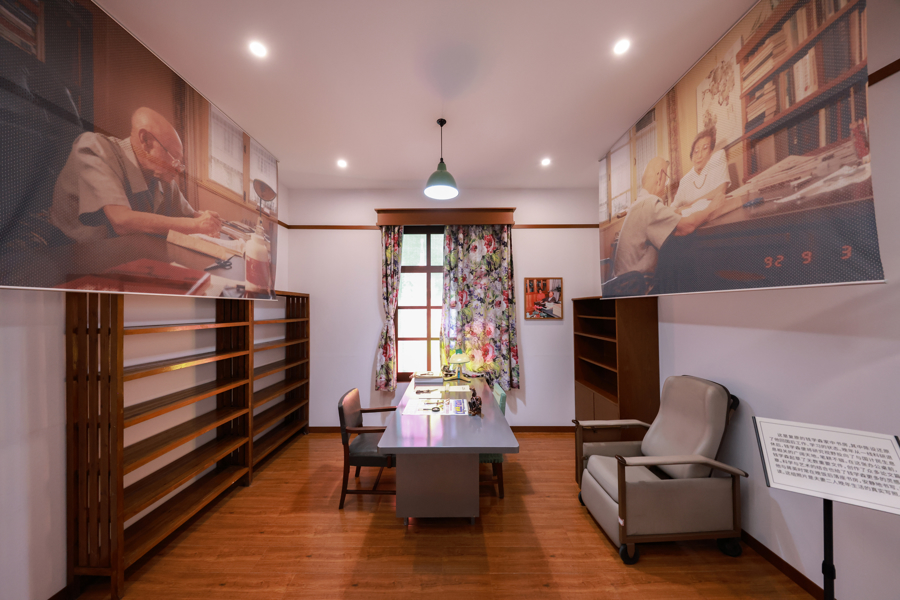 两弹一星之父钱学森_纪念人民科学家钱学森归国七十周年_为国铸剑钱学森与中国航天事业