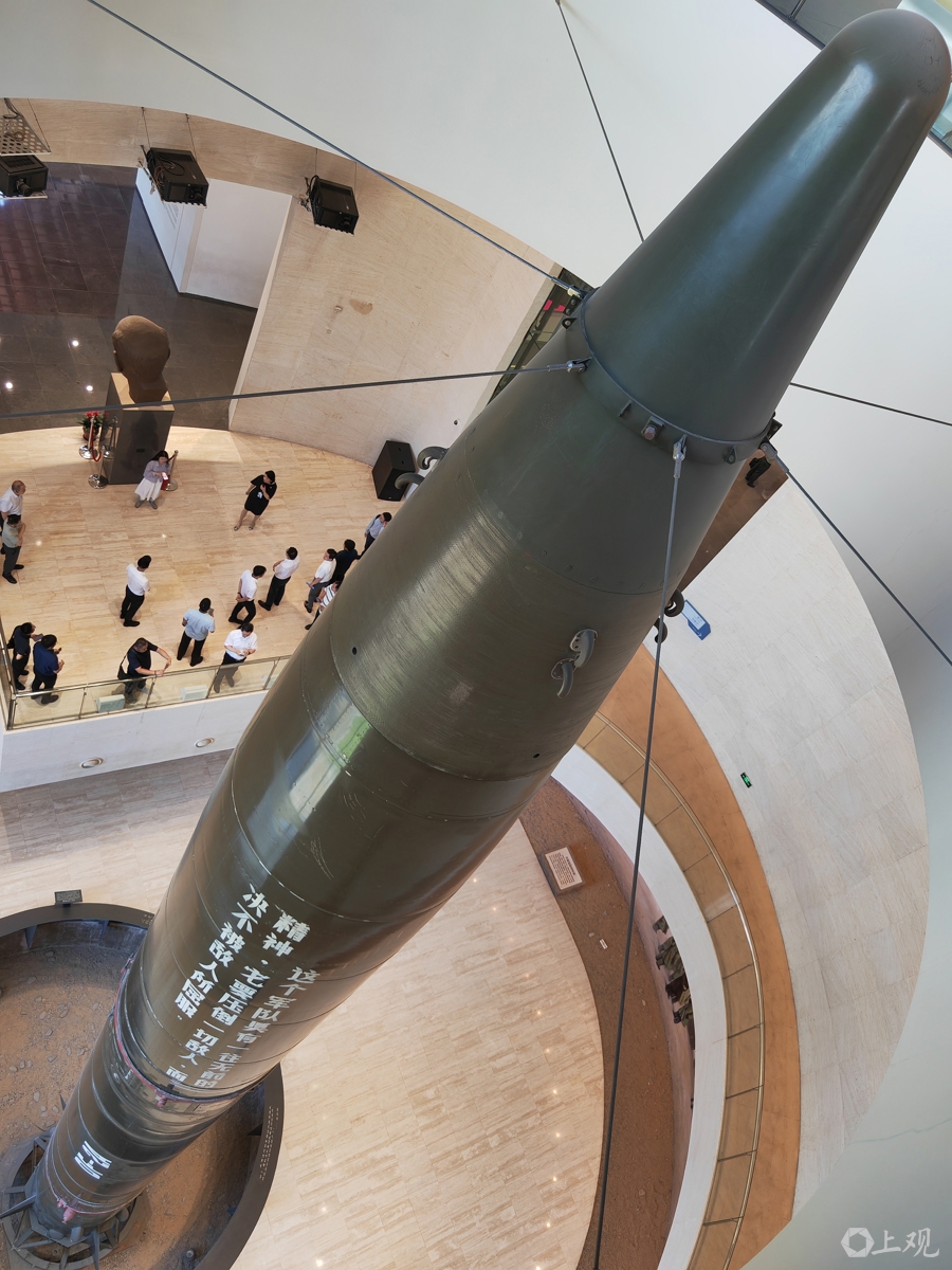 两弹一星之父钱学森_纪念人民科学家钱学森归国七十周年_为国铸剑钱学森与中国航天事业