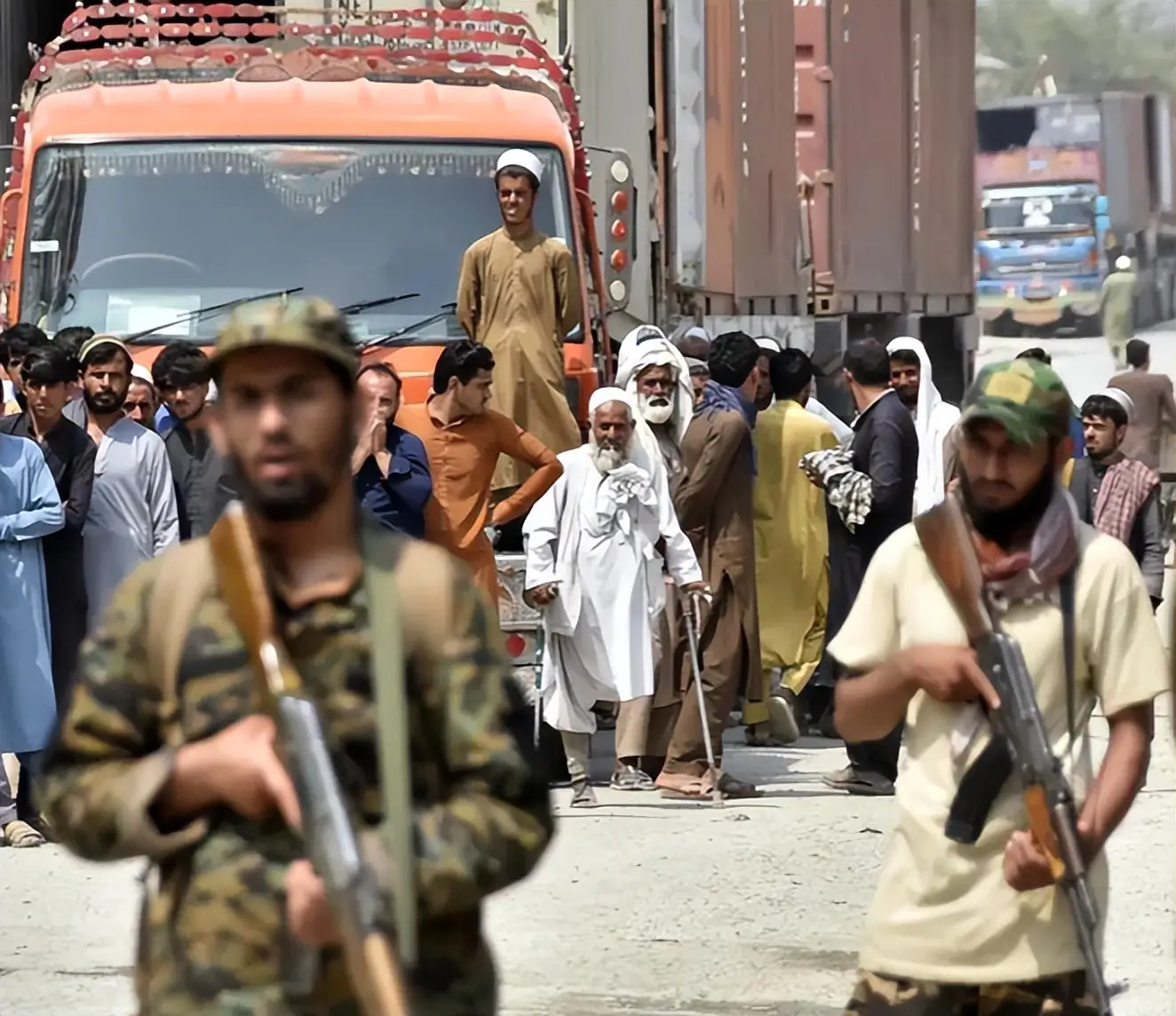 巴基斯坦阿富汗冲突_巴塔袭击事件_巴基斯坦塔利班头目马哈苏德