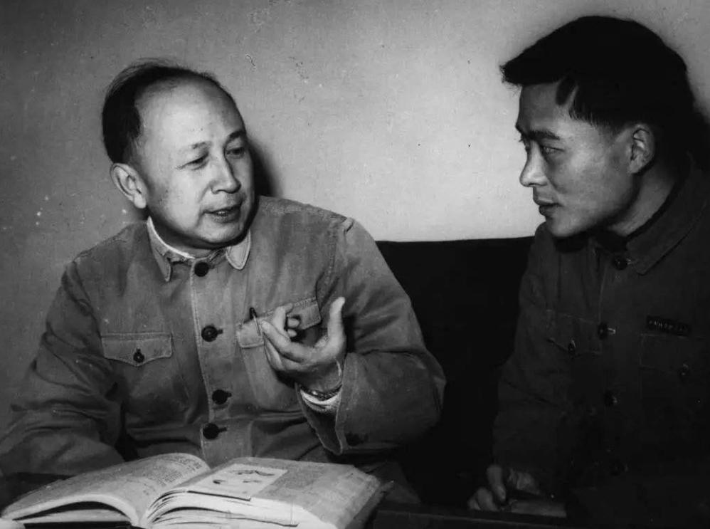 钱学森被美国关押五年经历_两弹一星之父钱学森_钱学森回国特殊待遇