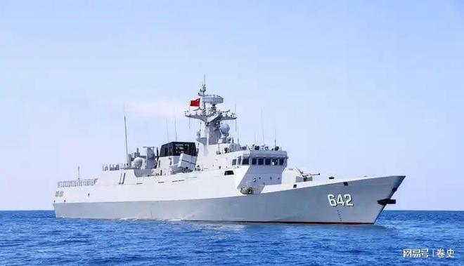 电磁弹射无人机攻击舰_中国两栖登陆舰_中国076型两栖攻击舰四川舰首次海试
