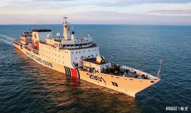 中国076型两栖攻击舰四川舰首次海试_电磁弹射无人机攻击舰_中国两栖登陆舰