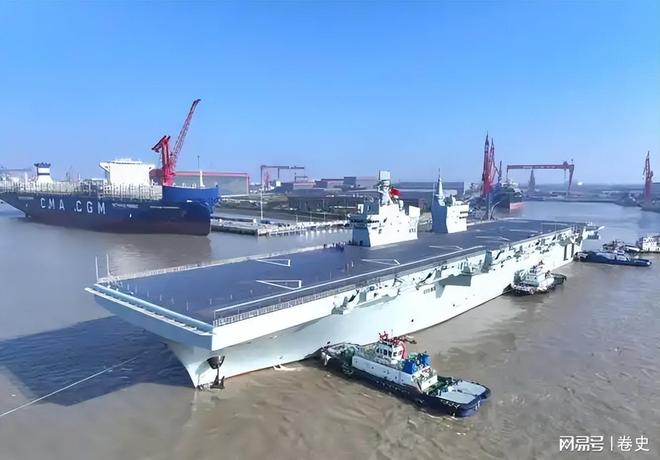 电磁弹射无人机攻击舰_中国076型两栖攻击舰四川舰首次海试_中国两栖登陆舰