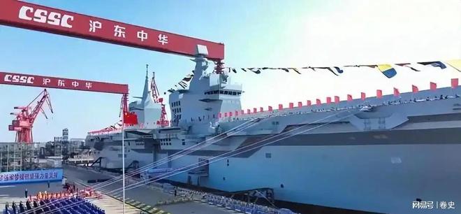 电磁弹射无人机攻击舰_中国两栖登陆舰_中国076型两栖攻击舰四川舰首次海试
