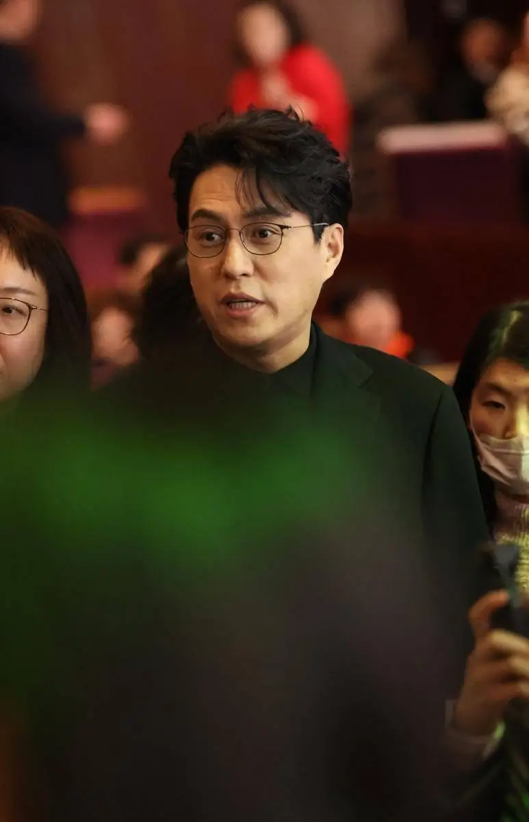 靳东为什么要说你大爷_靳东大妈_大爷靳东说要娶老婆