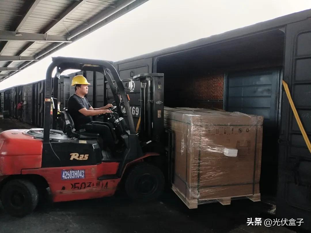 海尔物流园屋顶分布式光伏发电项目_海尔光伏发电设备价格_物流园光伏发电项目中标