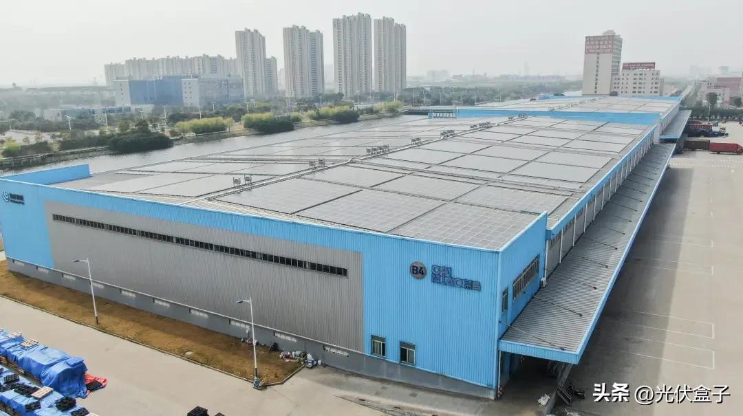 海尔物流园屋顶分布式光伏发电项目_物流园光伏发电项目中标_海尔光伏发电设备价格