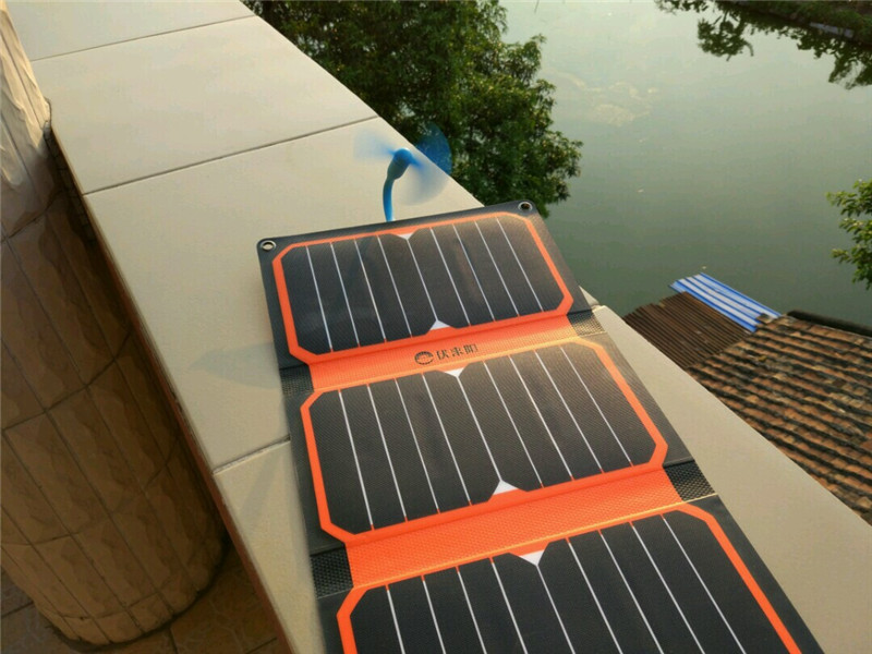 便携式太阳能充电器_太阳能手机充电器价格_伏来阳智能太阳能充电器