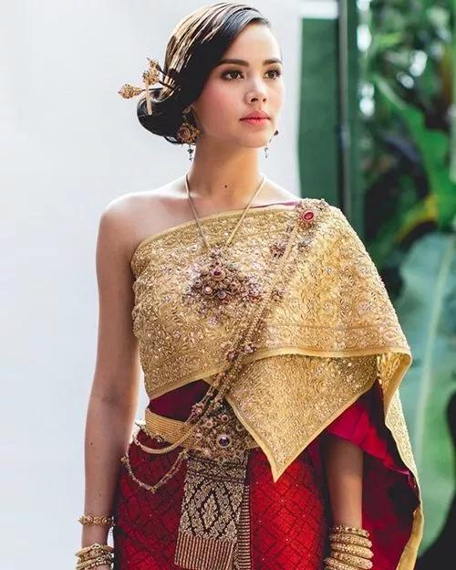 不同国家婚服特色_晚礼服发型 新娘_各国新娘传统服饰