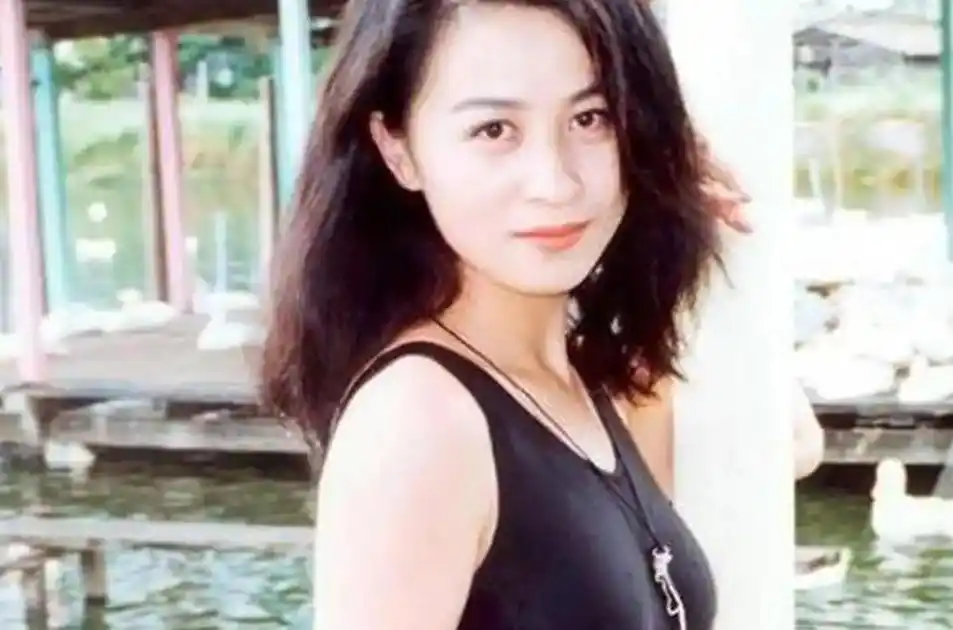 梁朝伟与刘嘉玲的婚礼_梁朝伟与刘嘉玲三十七年爱情长跑_梁朝伟刘嘉玲爱情故事解读