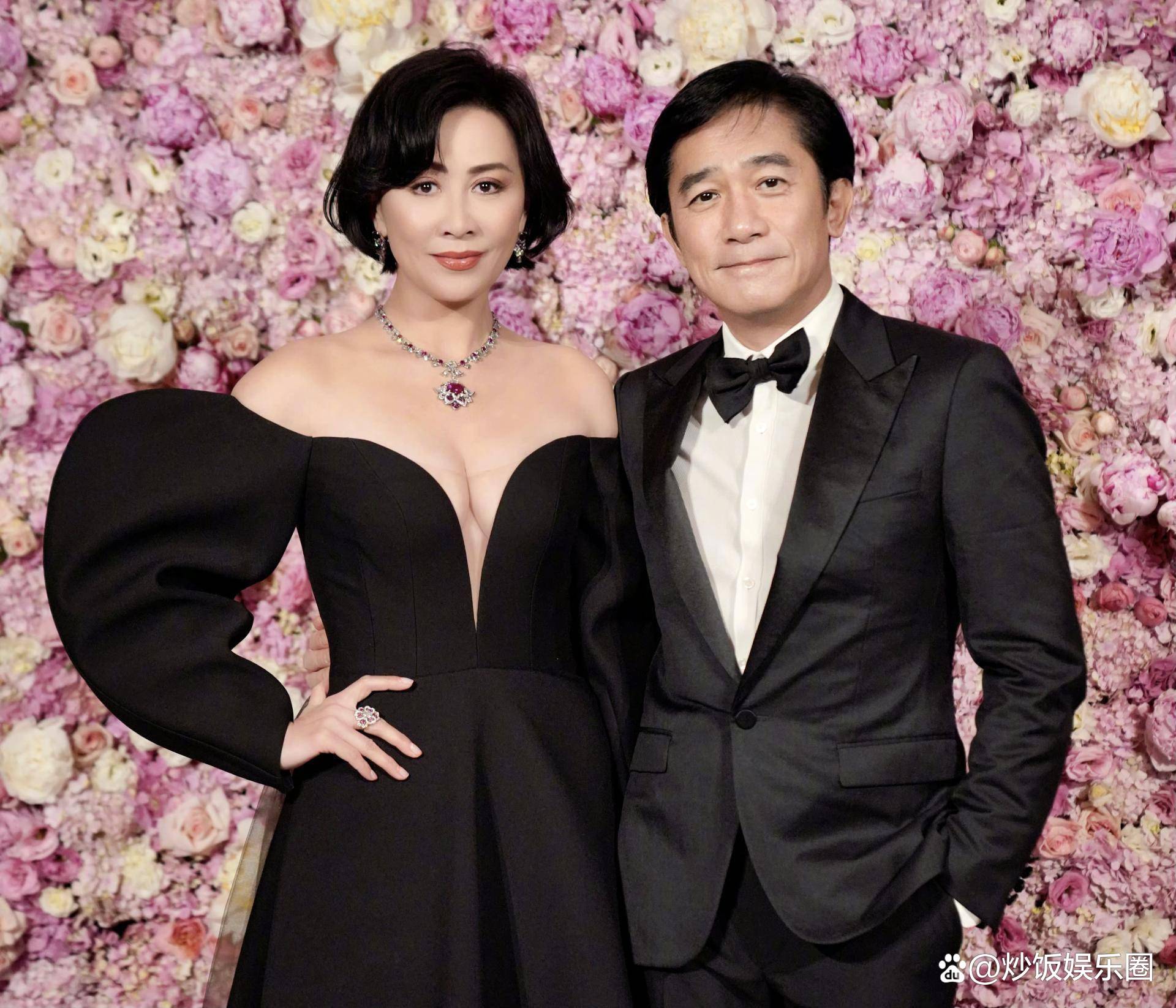 刘嘉玲梁朝伟恩爱时刻公开示爱_刘嘉玲梁朝伟威尼斯电影节金狮奖亲吻_梁朝伟与刘嘉玲的婚礼