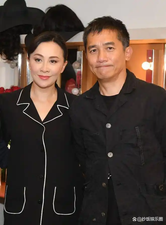 梁朝伟与刘嘉玲的婚礼_刘嘉玲梁朝伟恩爱时刻公开示爱_刘嘉玲梁朝伟威尼斯电影节金狮奖亲吻